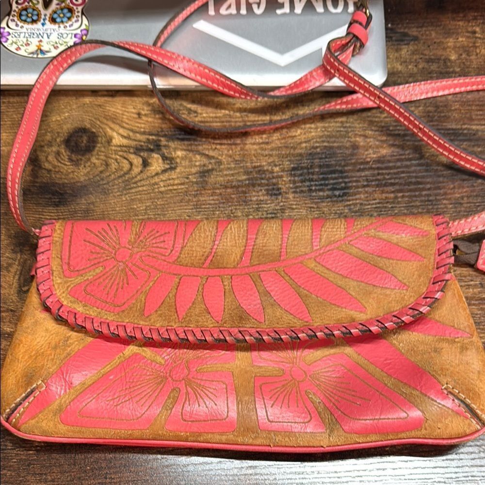 Patricia Nash Pink and tan tropical print purse
